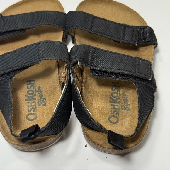 OshKosh B'gosh Black and Tan Kids Sandals - Picture 2 of 8